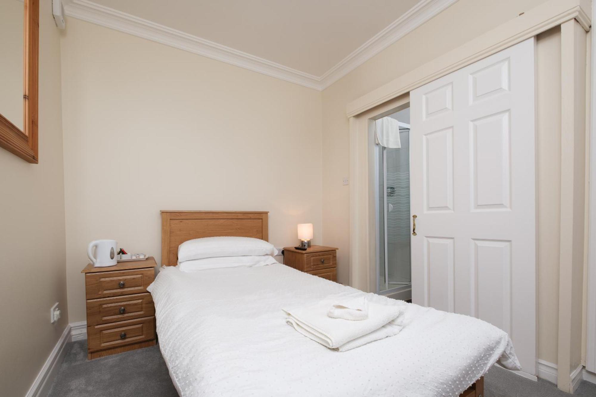 Four Seasons B&B Galway Ngoại thất bức ảnh