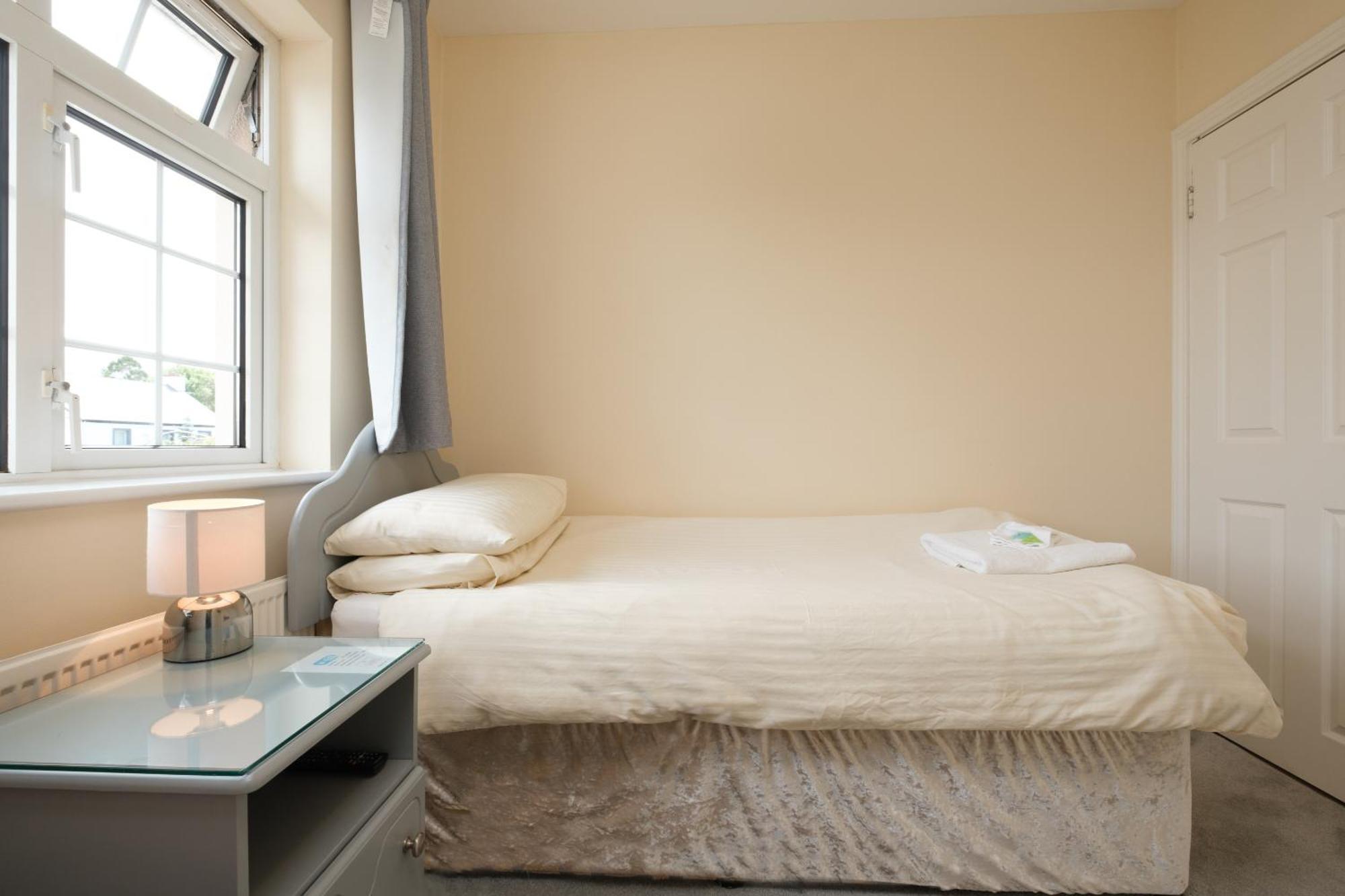 Four Seasons B&B Galway Ngoại thất bức ảnh