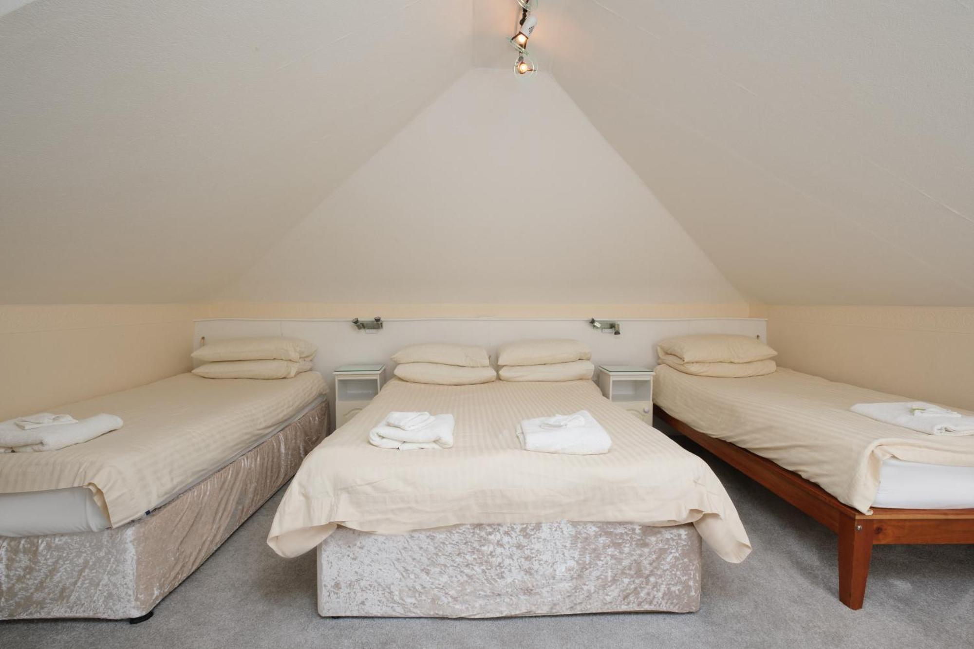 Four Seasons B&B Galway Ngoại thất bức ảnh