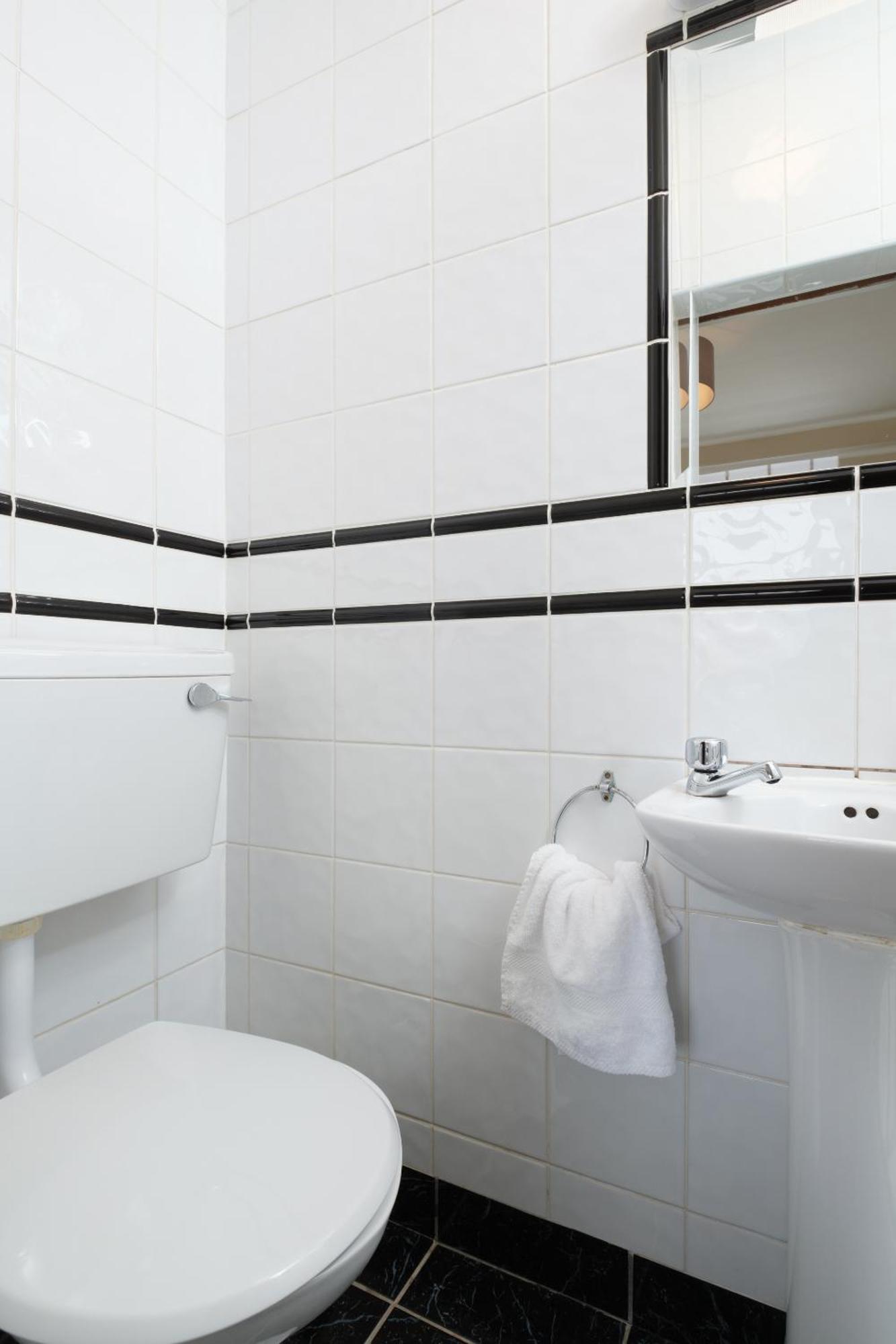 Four Seasons B&B Galway Ngoại thất bức ảnh