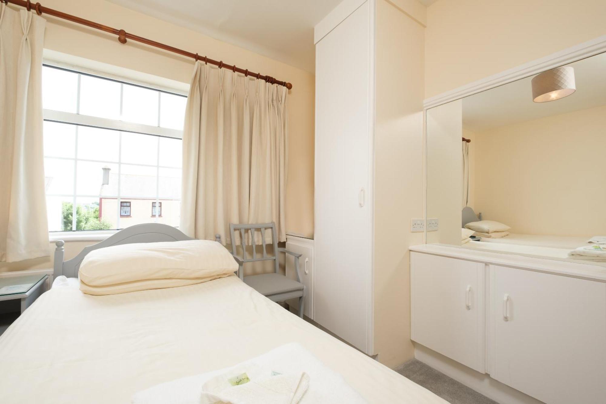 Four Seasons B&B Galway Ngoại thất bức ảnh
