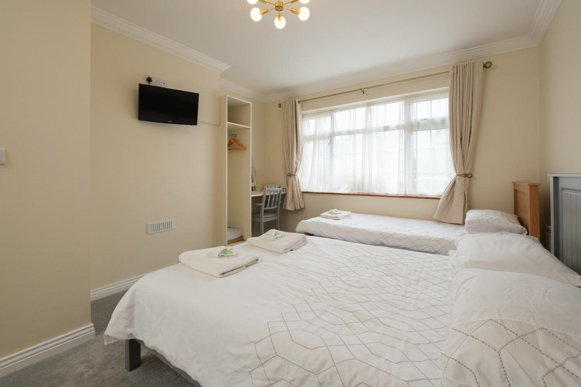 Four Seasons B&B Galway Ngoại thất bức ảnh
