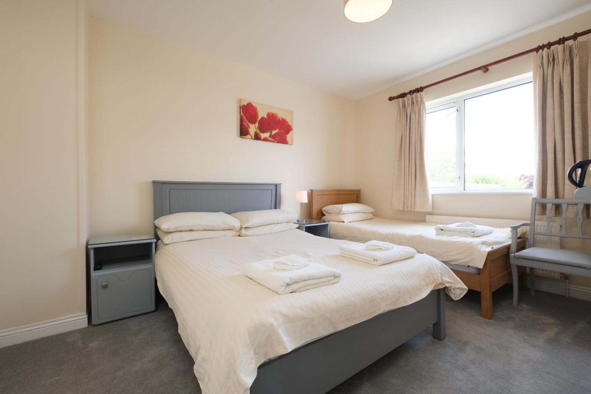 Four Seasons B&B Galway Ngoại thất bức ảnh